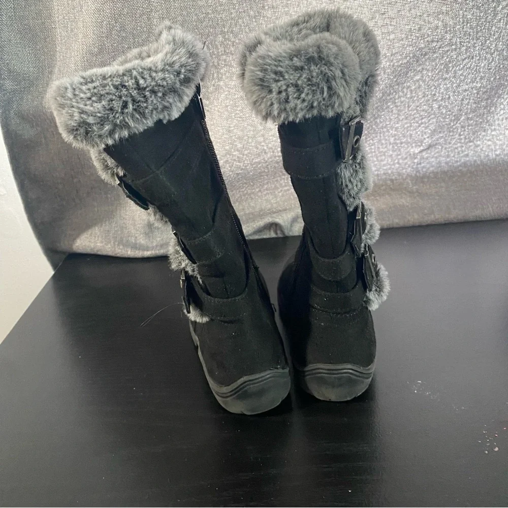 Black Fur-Lined Winter Boots - Picture 5 of 9